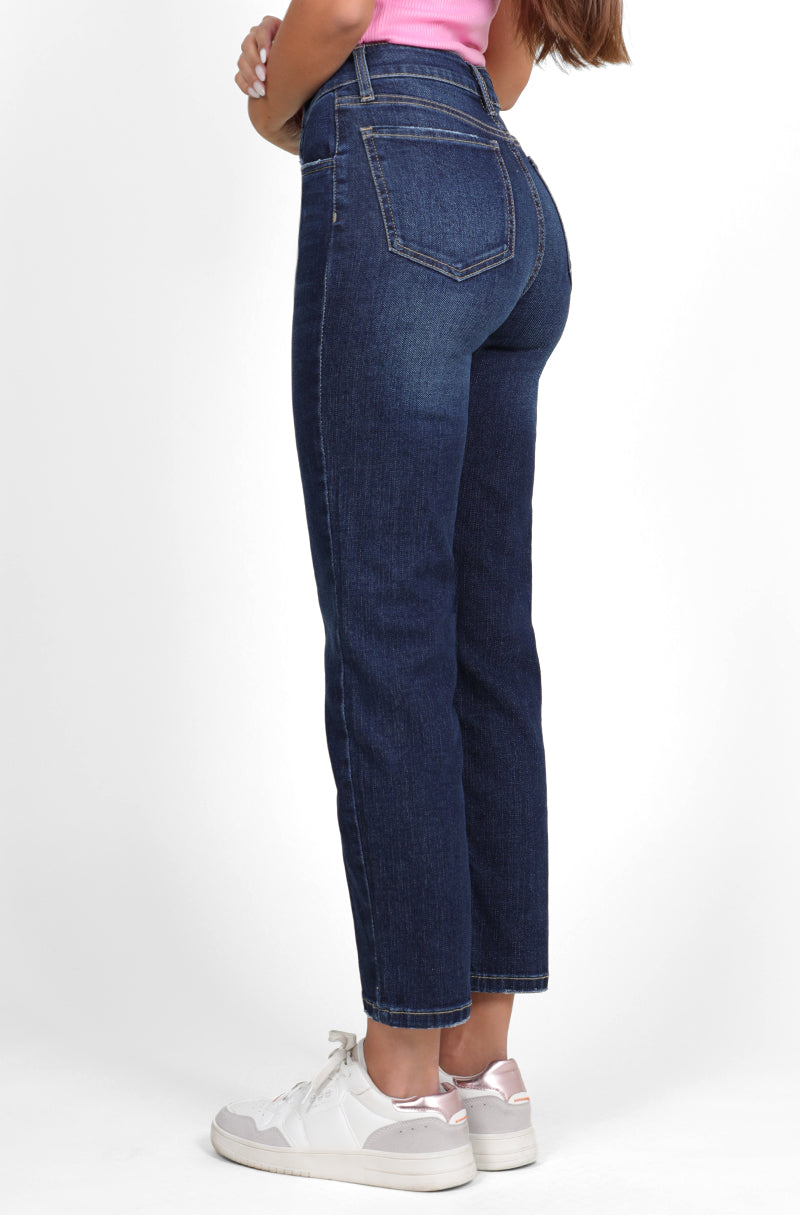 210  Jeans Mom Ankle Cintura Alta